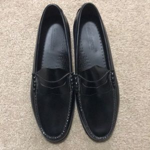 Brand new Men’s Bass Weejun Penny Loafers size 12